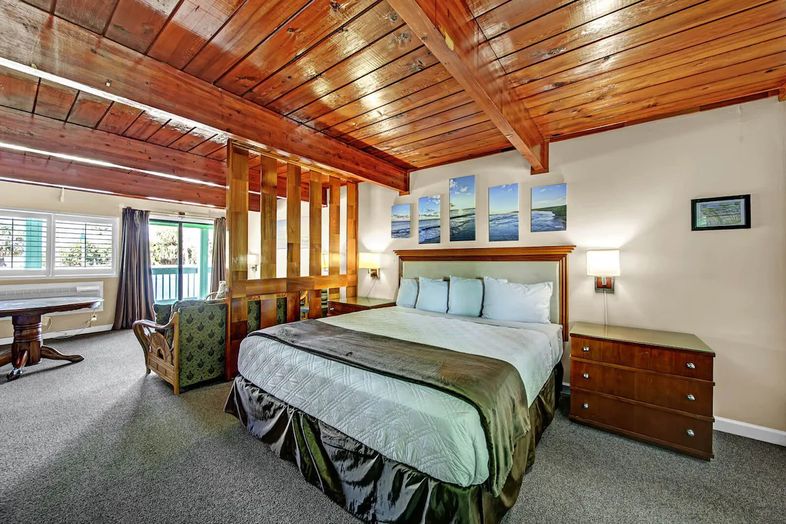 Sunrise Sands Resort guestroom photo 1