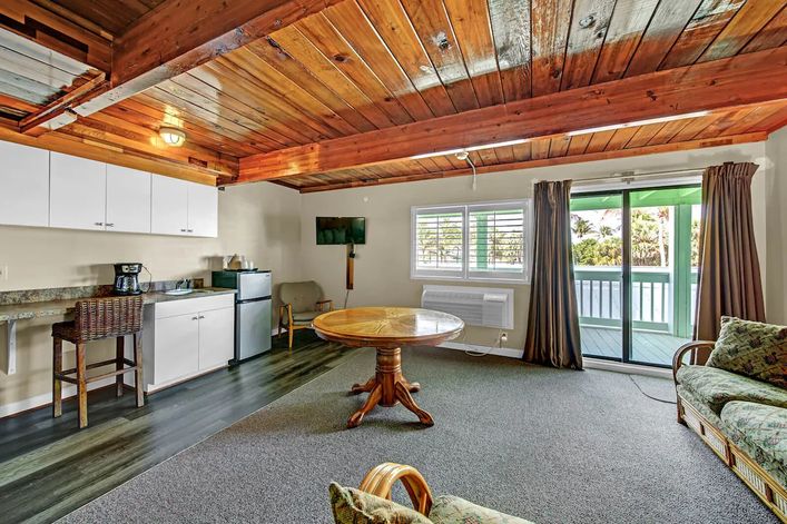 Sunrise Sands Resort guestroom photo 2